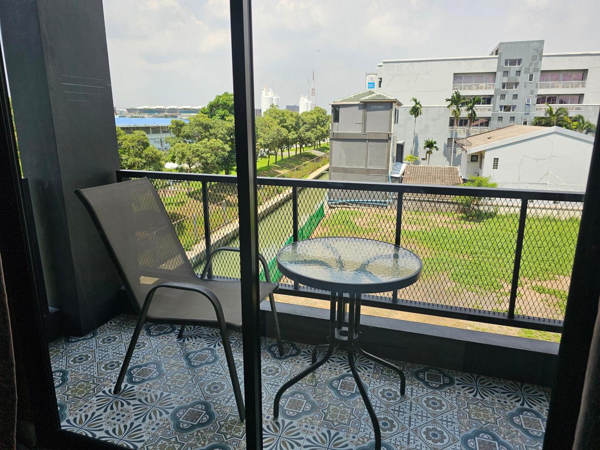The Lantern Suites Ban Song Hong Kültér fotó